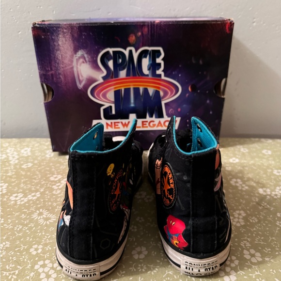 Converses - Picture 4 of 5